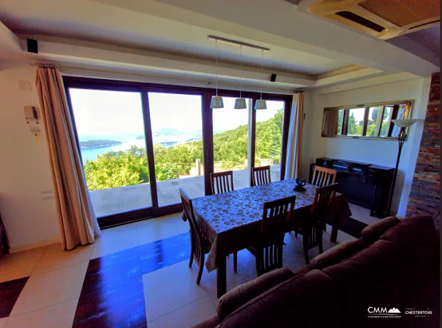 Rustovo'da 5 Yatak Odalı Villa, 392 m²